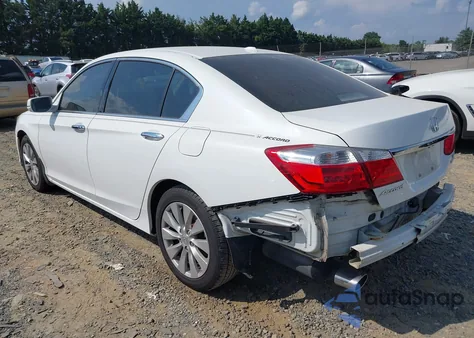2013 Honda Accord Touring z USA, uszkodzony, nr VIN 1HGCR3F97DA026087